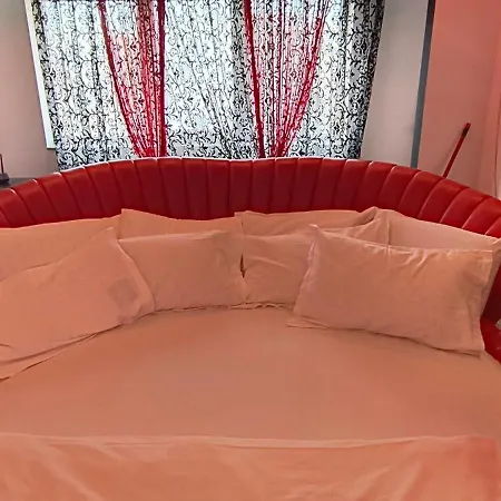 アパート Modern Luxury Parliament Marriott For Up To 11 Ppl ブカレスト