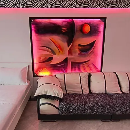 Modern Luxury Parliament Marriott For Up To 11 Ppl *