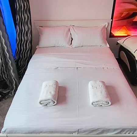 アパート Modern Luxury Parliament Marriott For Up To 11 Ppl ブカレスト